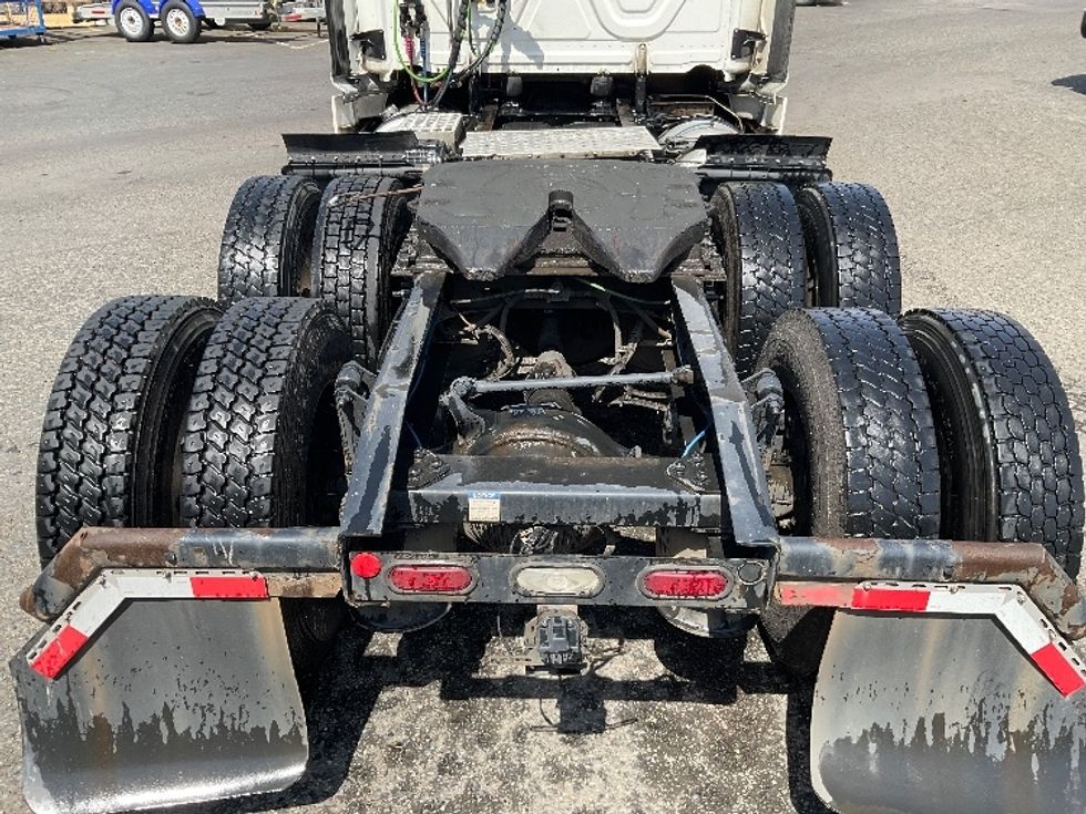 Day Cab Tractor-Heavy Duty Tractors-Freightliner-2019-T12664ST-Lacey-WA-480,900\n\t\tmiles-$ 39,000 - Image 6