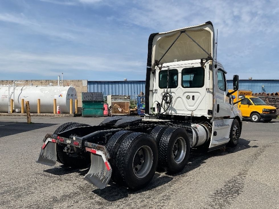 Day Cab Tractor-Heavy Duty Tractors-Freightliner-2019-T12664ST-Lacey-WA-480,900\n\t\tmiles-$ 39,000 - Image 7