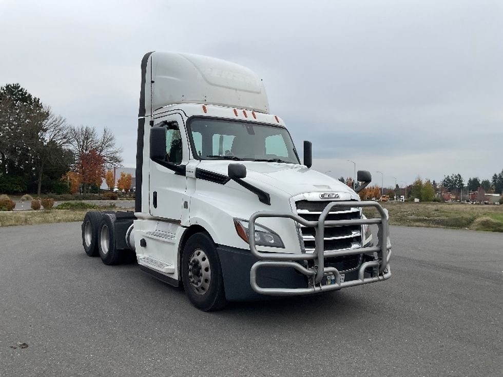 Day Cab Tractor-Heavy Duty Tractors-Freightliner-2019-T12664ST-Lacey-WA-490,301\n\t\tmiles-$ 41,750 - Image 1