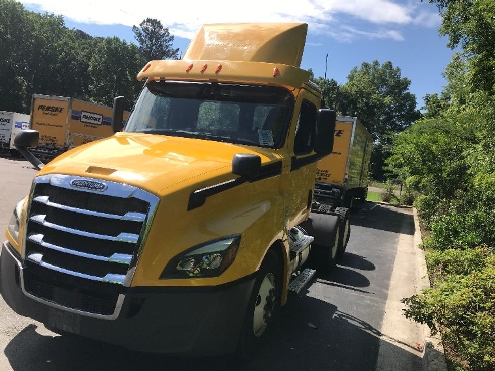 Day Cab Tractor-Heavy Duty Tractors-Freightliner-2019-T12664ST-Ladson-SC-225,067\n\t\tmiles-$ 54,500 - Image 3