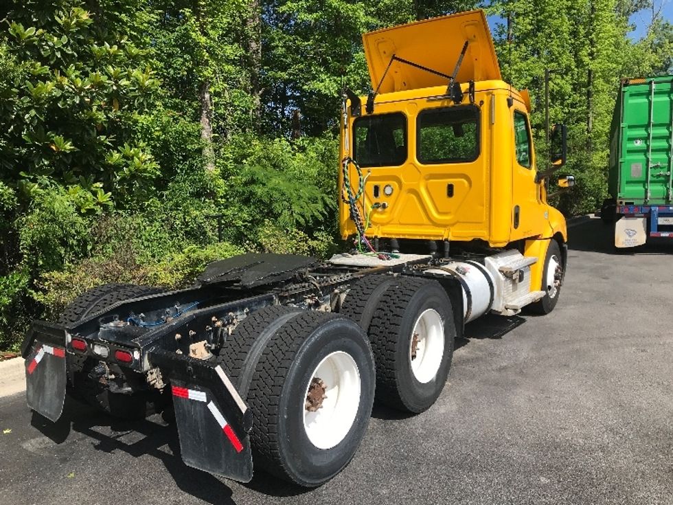 Day Cab Tractor-Heavy Duty Tractors-Freightliner-2019-T12664ST-Ladson-SC-225,067\n\t\tmiles-$ 54,500 - Image 7