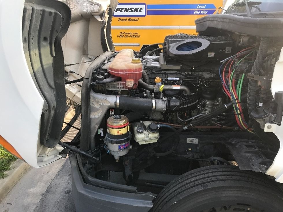 Day Cab Tractor-Heavy Duty Tractors-Freightliner-2019-T12664ST-Ladson-SC-294,347\n\t\tmiles-$ 50,250 - Image 16