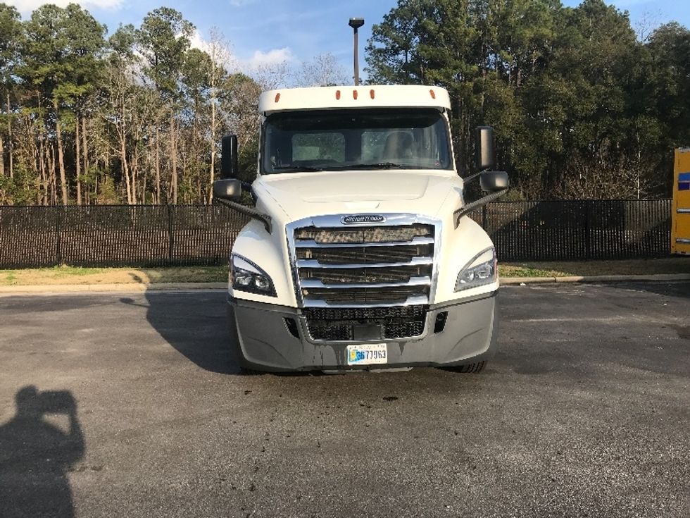 Day Cab Tractor-Heavy Duty Tractors-Freightliner-2019-T12664ST-Ladson-SC-294,347\n\t\tmiles-$ 50,250 - Image 2