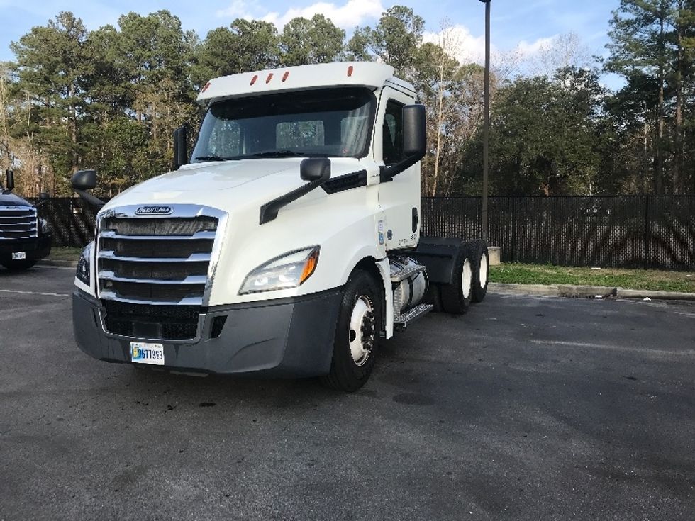 Day Cab Tractor-Heavy Duty Tractors-Freightliner-2019-T12664ST-Ladson-SC-294,347\n\t\tmiles-$ 50,250 - Image 3