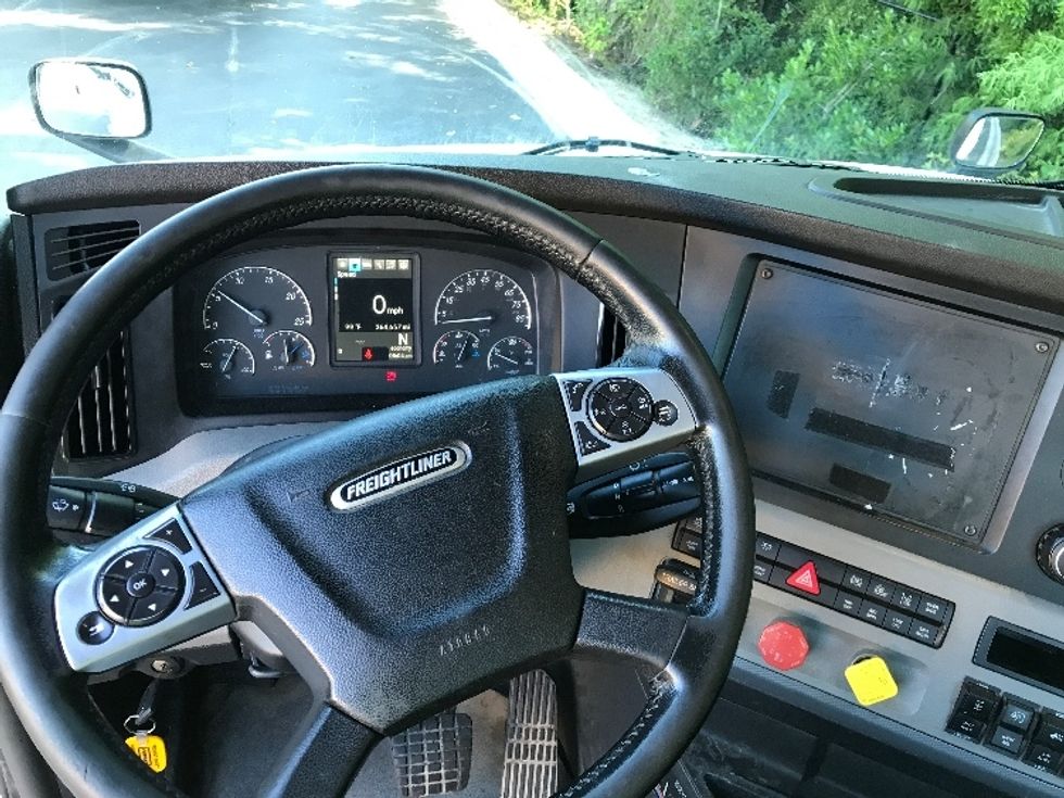 Day Cab Tractor-Heavy Duty Tractors-Freightliner-2019-T12664ST-Ladson-SC-364,655\n\t\tmiles-$ 50,000 - Image 11