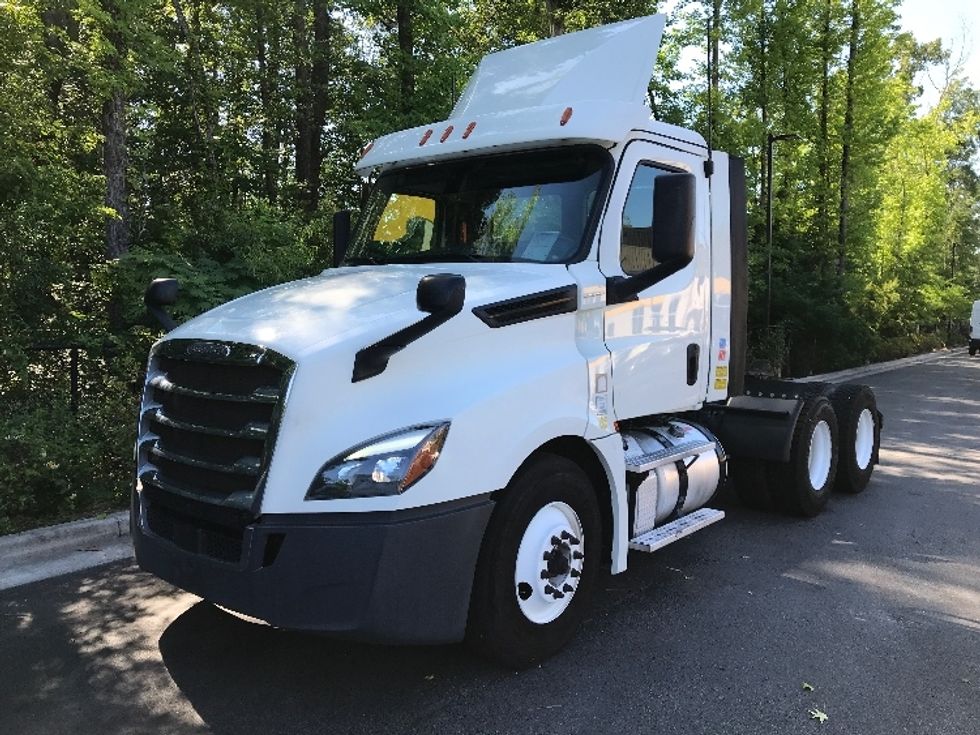 Day Cab Tractor-Heavy Duty Tractors-Freightliner-2019-T12664ST-Ladson-SC-364,655\n\t\tmiles-$ 50,000 - Image 3