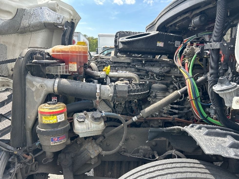 Day Cab Tractor-Heavy Duty Tractors-Freightliner-2019-T12664ST-Lansing-MI-343,176\n\t\tmiles-$ 47,750 - Image 16