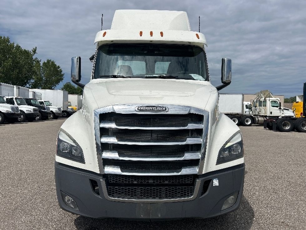 Day Cab Tractor-Heavy Duty Tractors-Freightliner-2019-T12664ST-Lansing-MI-343,176\n\t\tmiles-$ 47,750 - Image 2
