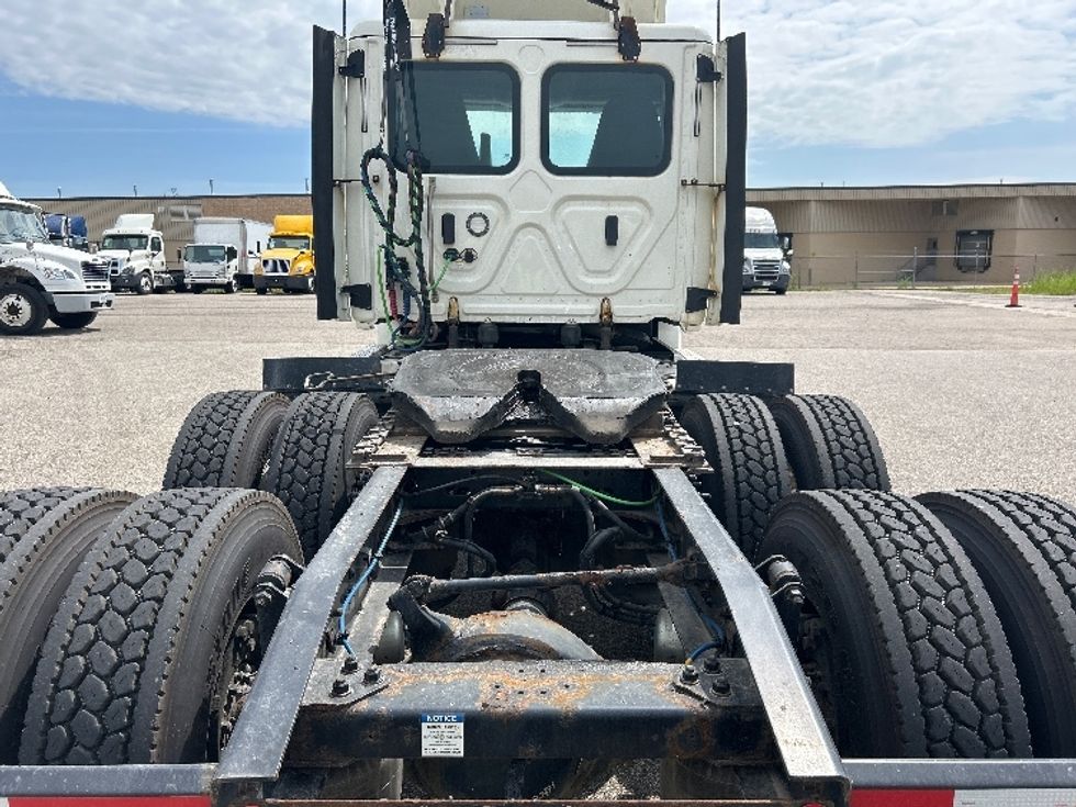Day Cab Tractor-Heavy Duty Tractors-Freightliner-2019-T12664ST-Lansing-MI-343,176\n\t\tmiles-$ 47,750 - Image 6
