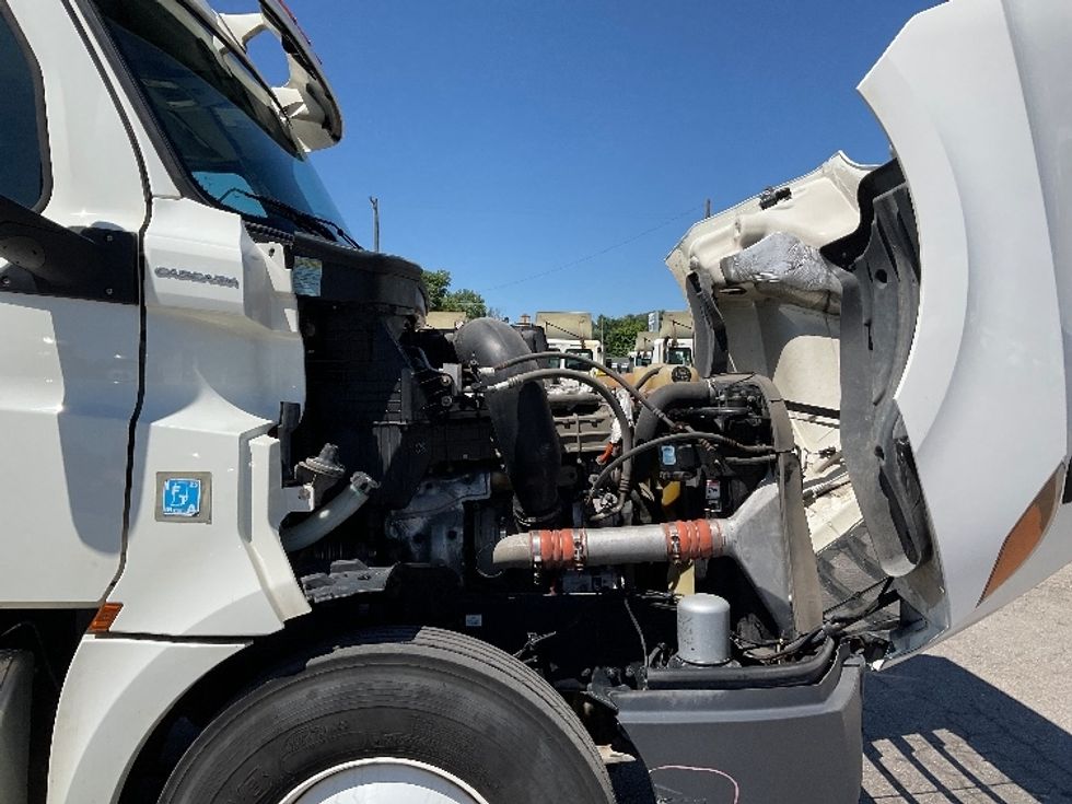 Day Cab Tractor-Heavy Duty Tractors-Freightliner-2019-T12664ST-Lansing-MI-444,872\n\t\tmiles-$ 41,500 - Image 15