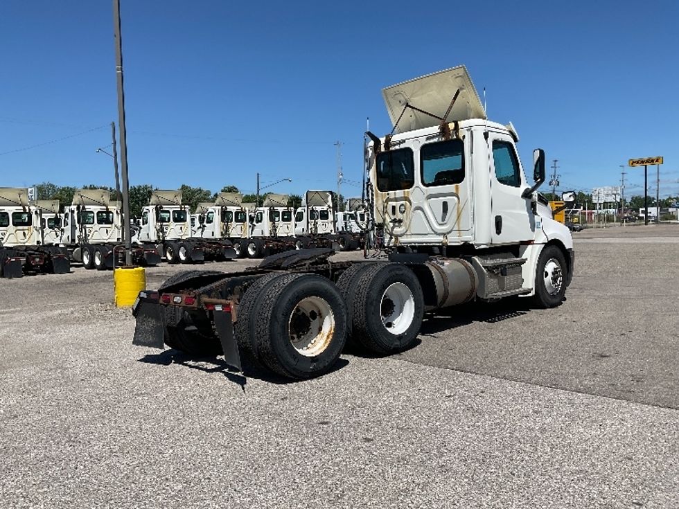Day Cab Tractor-Heavy Duty Tractors-Freightliner-2019-T12664ST-Lansing-MI-444,872\n\t\tmiles-$ 41,500 - Image 7