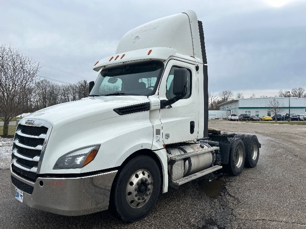Day Cab Tractor-Heavy Duty Tractors-Freightliner-2019-T12664ST-Lansing-MI-502,793\n\t\tmiles-$ 36,750 - Image 3