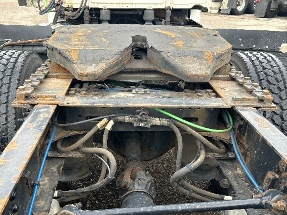 Day Cab Tractor-Heavy Duty Tractors-Freightliner-2019-T12664ST-Lansing-MI-502,793\n\t\tmiles-$ 36,750 - Image 6