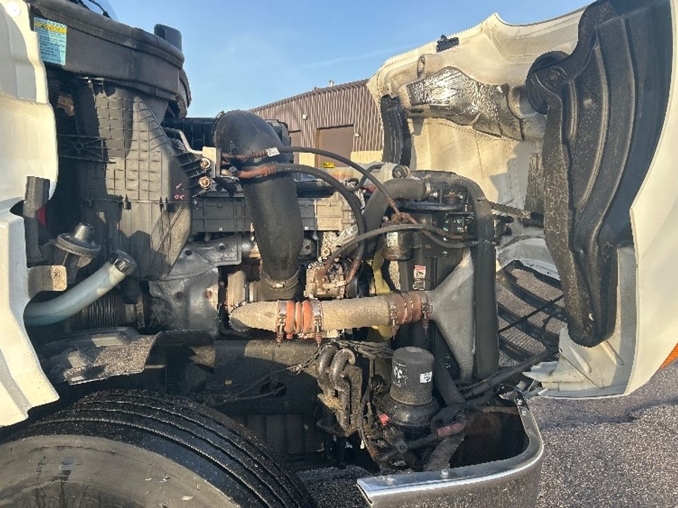 Day Cab Tractor-Heavy Duty Tractors-Freightliner-2019-T12664ST-Lansing-MI-545,775\n\t\tmiles-$ 34,750 - Image 15