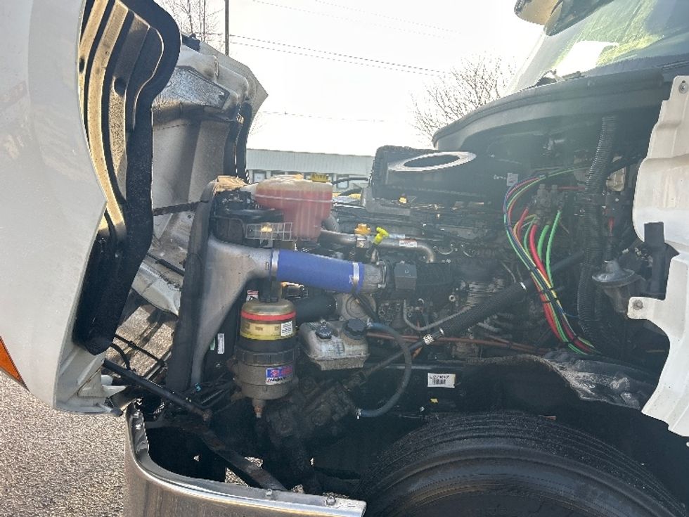 Day Cab Tractor-Heavy Duty Tractors-Freightliner-2019-T12664ST-Lansing-MI-545,775\n\t\tmiles-$ 34,750 - Image 16