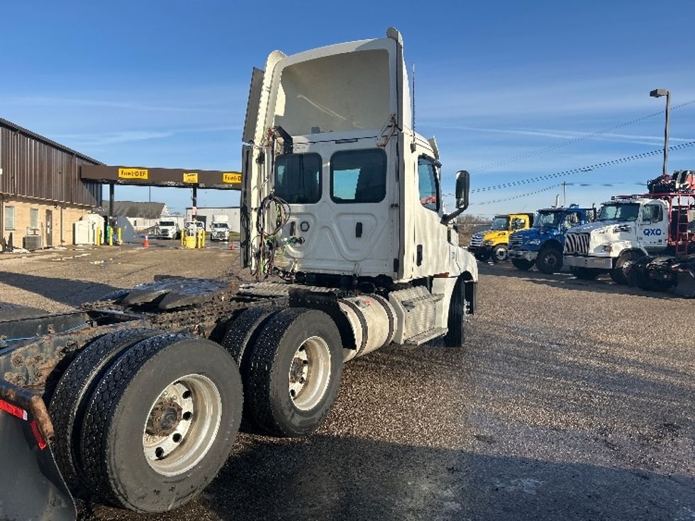 Day Cab Tractor-Heavy Duty Tractors-Freightliner-2019-T12664ST-Lansing-MI-591,602\n\t\tmiles-$ 30,750 - Image 7