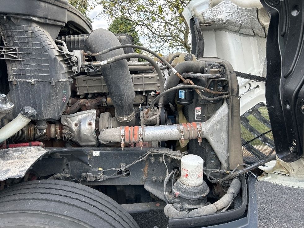 Day Cab Tractor-Heavy Duty Tractors-Freightliner-2019-T12664ST-Lansing-MI-610,612\n\t\tmiles-$ 29,500 - Image 15