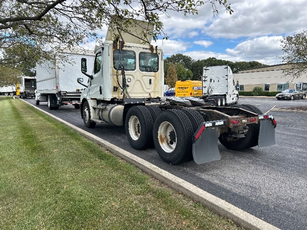 Day Cab Tractor-Heavy Duty Tractors-Freightliner-2019-T12664ST-Lansing-MI-610,612\n\t\tmiles-$ 29,500 - Image 5