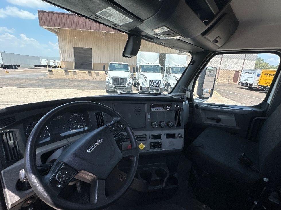 Day Cab Tractor-Heavy Duty Tractors-Freightliner-2019-T12664ST-Laredo-TX-502,692\n\t\tmiles-$ 43,000 - Image 10