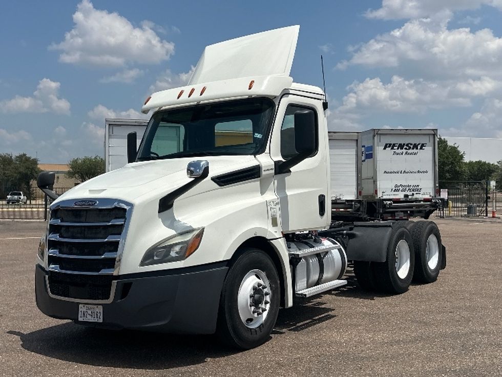 Day Cab Tractor-Heavy Duty Tractors-Freightliner-2019-T12664ST-Laredo-TX-502,692\n\t\tmiles-$ 43,000 - Image 3