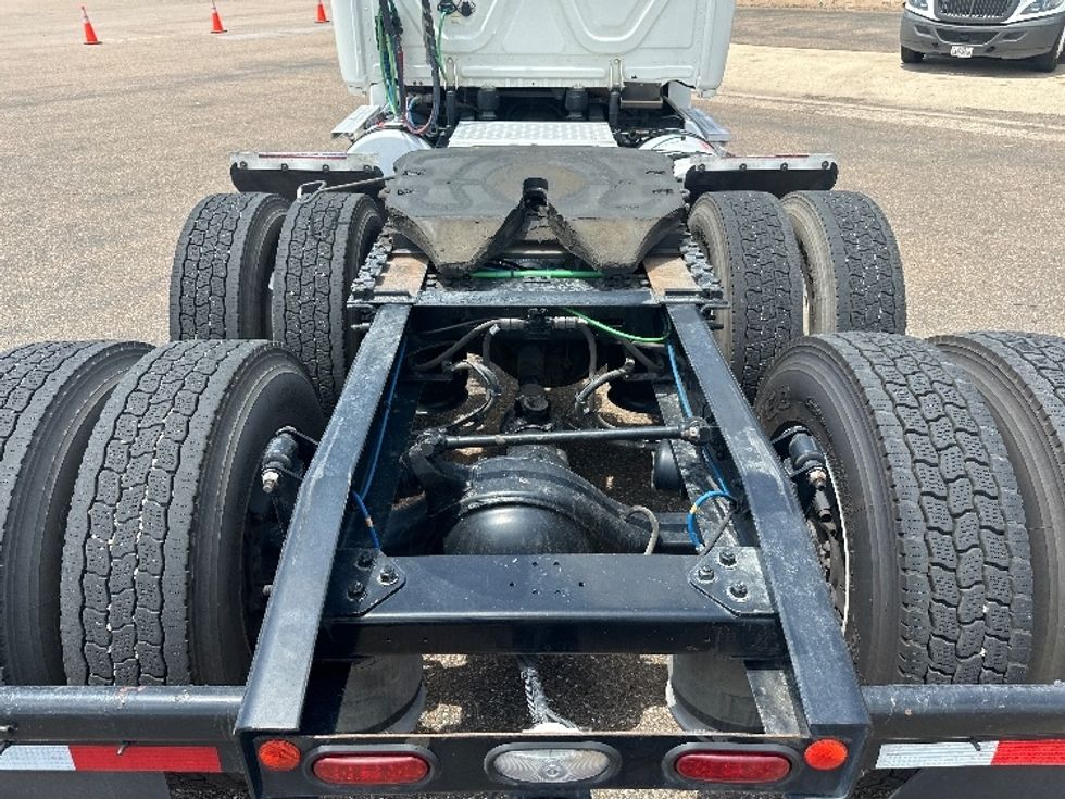 Day Cab Tractor-Heavy Duty Tractors-Freightliner-2019-T12664ST-Laredo-TX-502,692\n\t\tmiles-$ 43,000 - Image 6