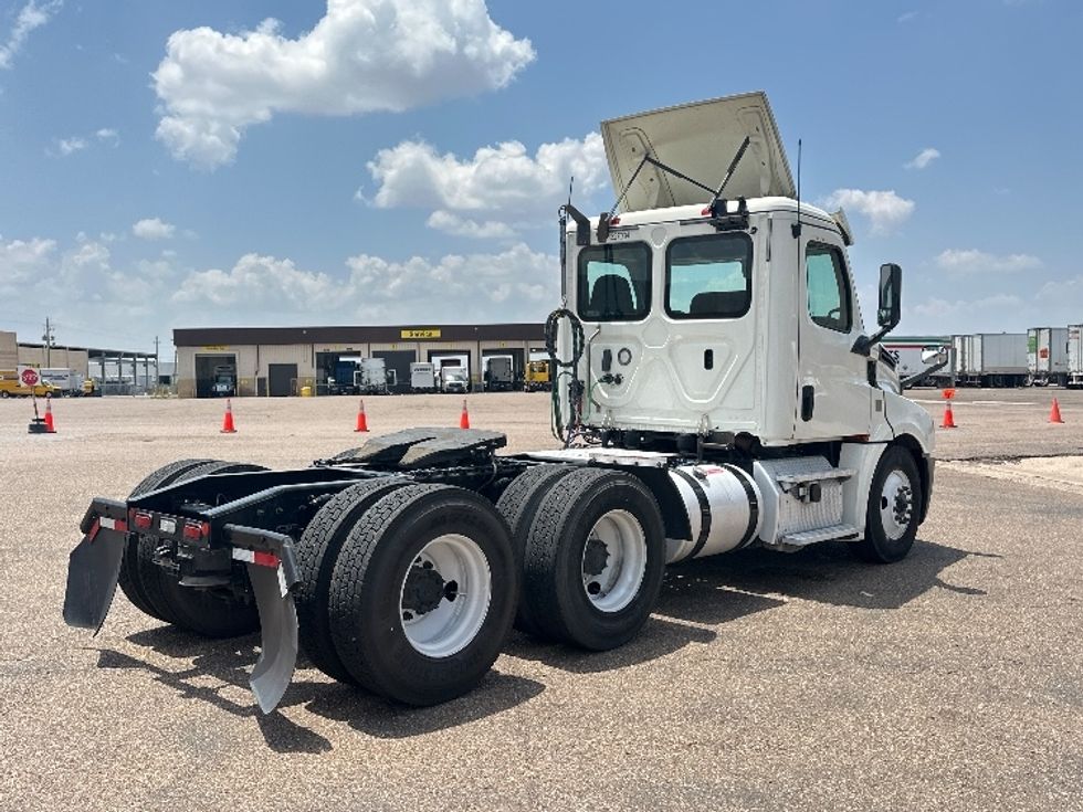Day Cab Tractor-Heavy Duty Tractors-Freightliner-2019-T12664ST-Laredo-TX-502,692\n\t\tmiles-$ 43,000 - Image 7