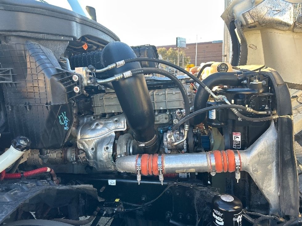 Day Cab Tractor-Heavy Duty Tractors-Freightliner-2019-T12664ST-Las Vegas-NV-151,795\n\t\tmiles-$ 61,750 - Image 15