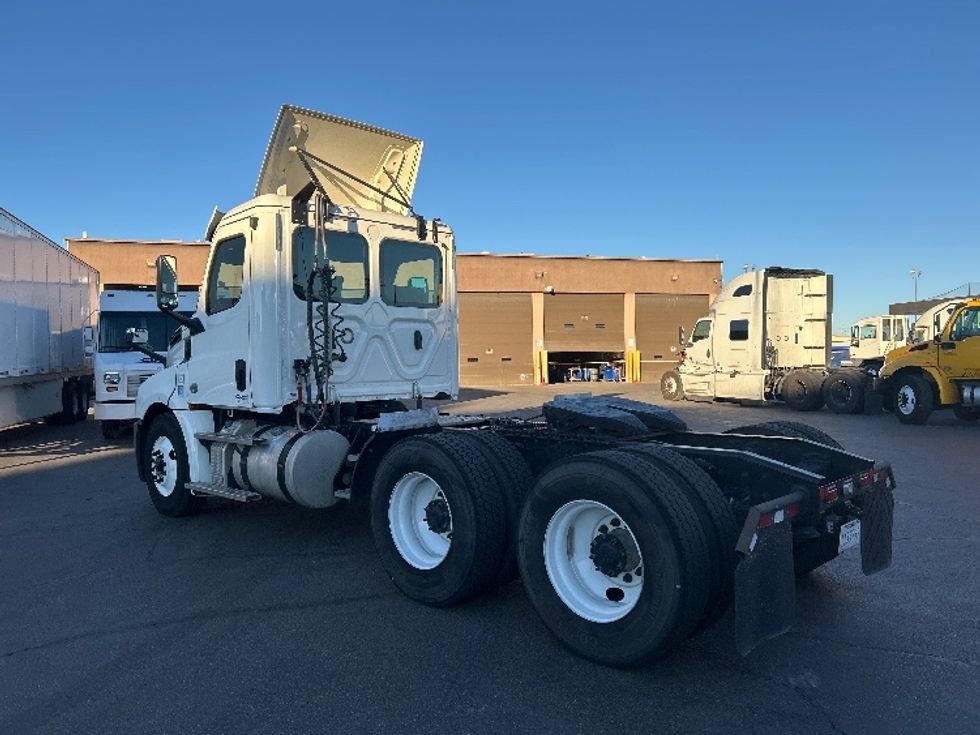 Day Cab Tractor-Heavy Duty Tractors-Freightliner-2019-T12664ST-Las Vegas-NV-151,795\n\t\tmiles-$ 61,750 - Image 5