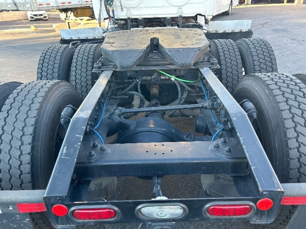 Day Cab Tractor-Heavy Duty Tractors-Freightliner-2019-T12664ST-Las Vegas-NV-151,795\n\t\tmiles-$ 61,750 - Image 6