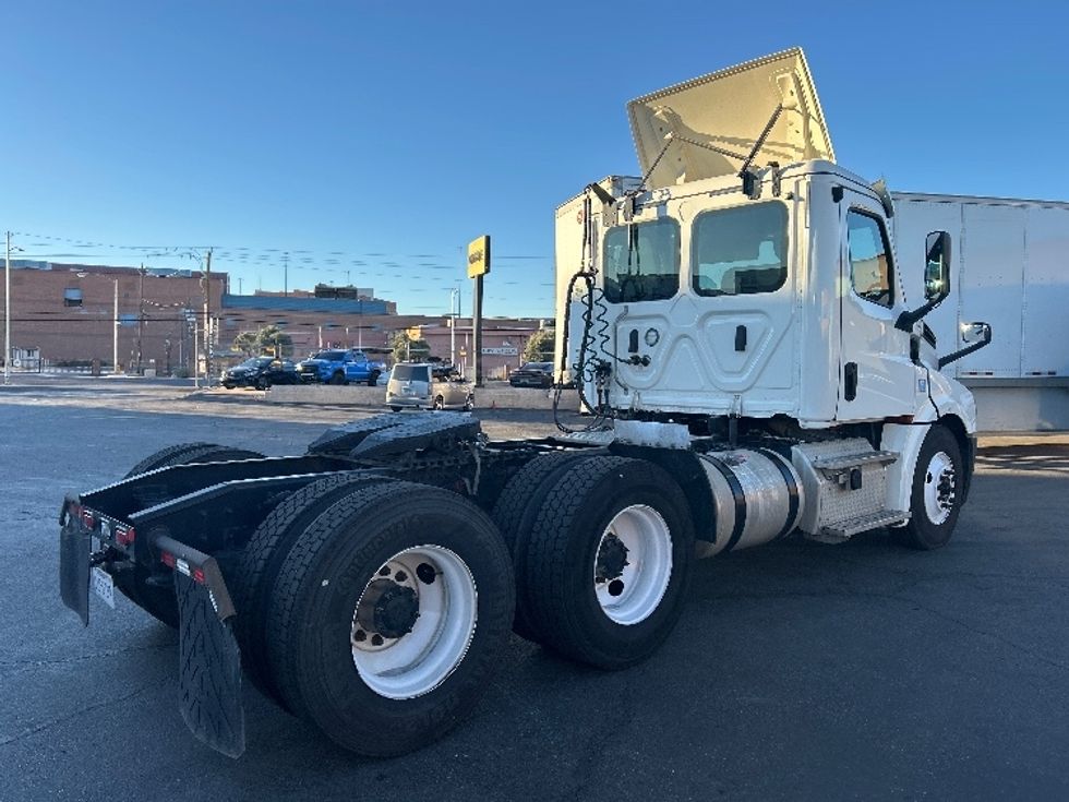 Day Cab Tractor-Heavy Duty Tractors-Freightliner-2019-T12664ST-Las Vegas-NV-151,795\n\t\tmiles-$ 61,750 - Image 7