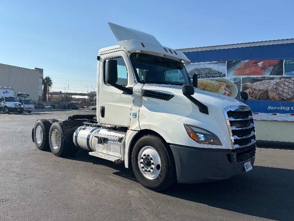 Day Cab Tractor-Heavy Duty Tractors-Freightliner-2019-T12664ST-Las Vegas-NV-227,125\n\t\tmiles-$ 60,500 - Image 1