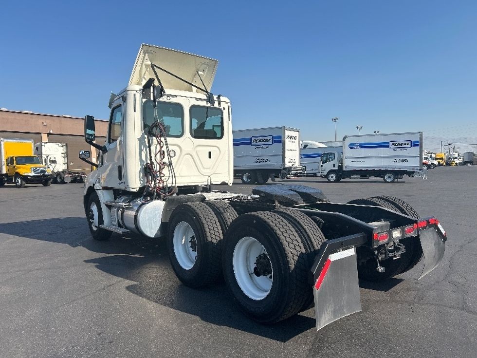 Day Cab Tractor-Heavy Duty Tractors-Freightliner-2019-T12664ST-Las Vegas-NV-227,125\n\t\tmiles-$ 60,500 - Image 5