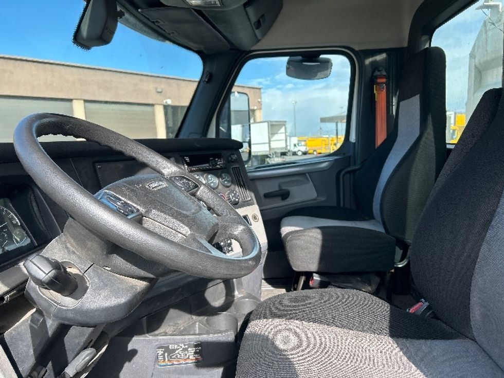 Day Cab Tractor-Heavy Duty Tractors-Freightliner-2019-T12664ST-Las Vegas-NV-229,023\n\t\tmiles-$ 56,250 - Image 10