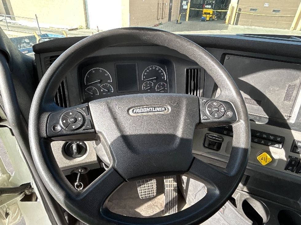 Day Cab Tractor-Heavy Duty Tractors-Freightliner-2019-T12664ST-Las Vegas-NV-229,023\n\t\tmiles-$ 56,250 - Image 11