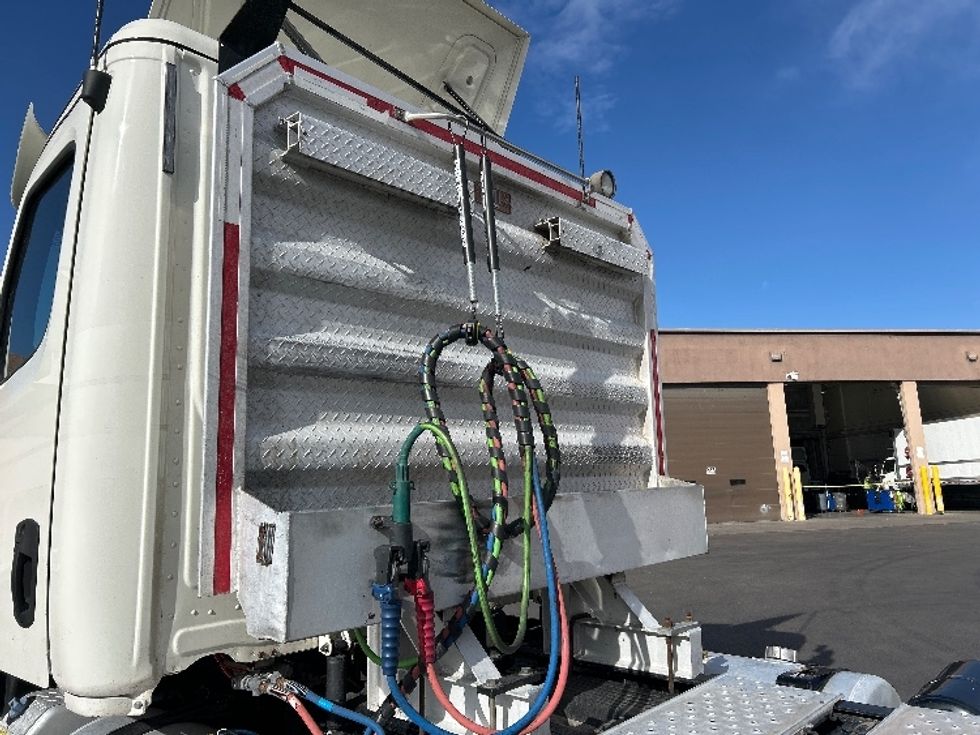 Day Cab Tractor-Heavy Duty Tractors-Freightliner-2019-T12664ST-Las Vegas-NV-229,023\n\t\tmiles-$ 56,250 - Image 17