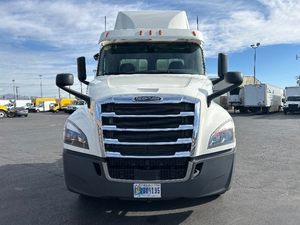 Day Cab Tractor-Heavy Duty Tractors-Freightliner-2019-T12664ST-Las Vegas-NV-229,023\n\t\tmiles-$ 56,250 - Image 2