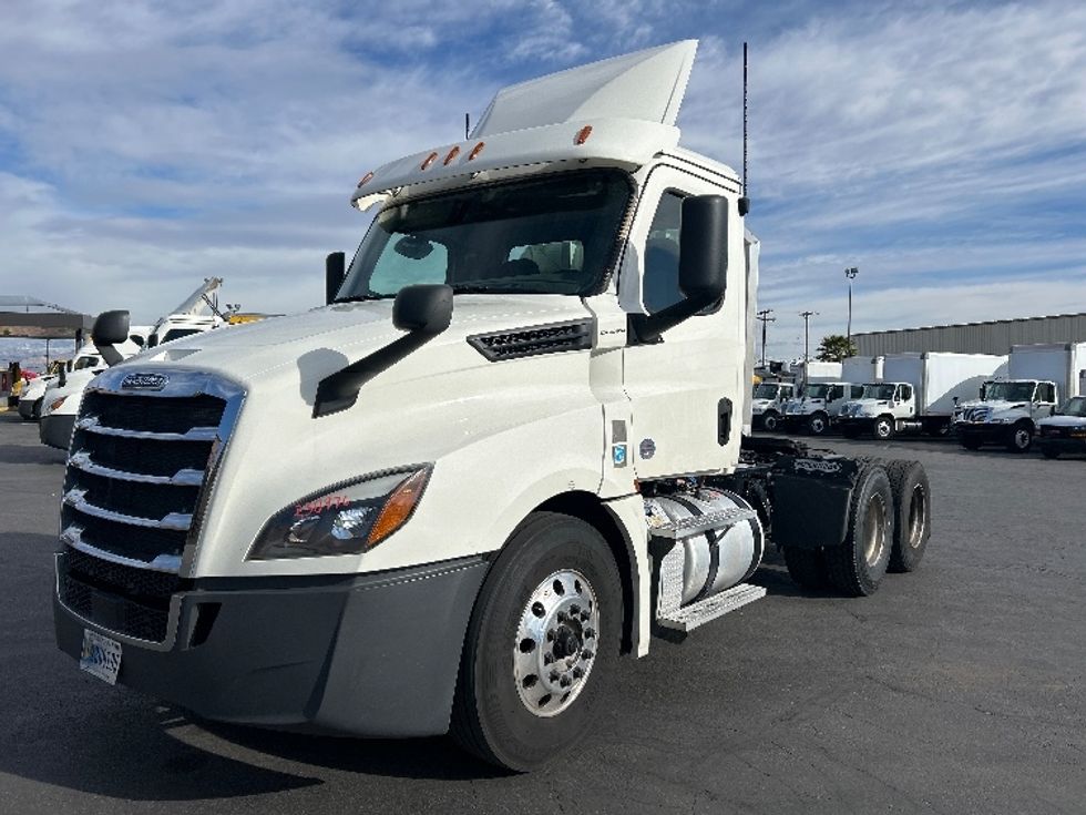 Day Cab Tractor-Heavy Duty Tractors-Freightliner-2019-T12664ST-Las Vegas-NV-229,023\n\t\tmiles-$ 56,250 - Image 3