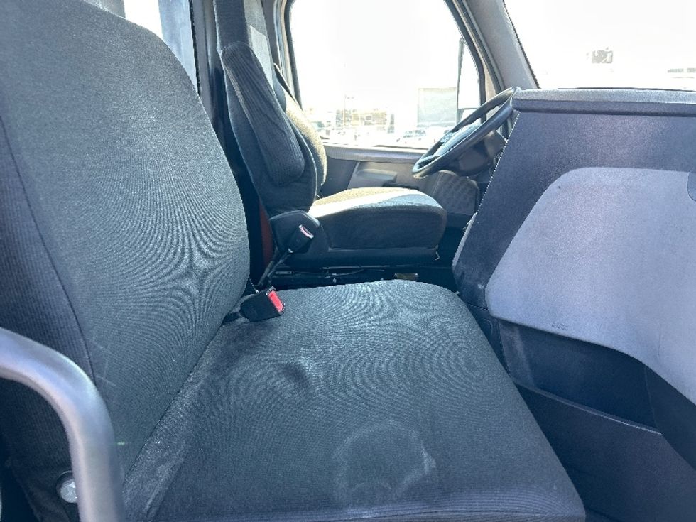 Day Cab Tractor-Heavy Duty Tractors-Freightliner-2019-T12664ST-Las Vegas-NV-334,111\n\t\tmiles-$ 48,000 - Image 14