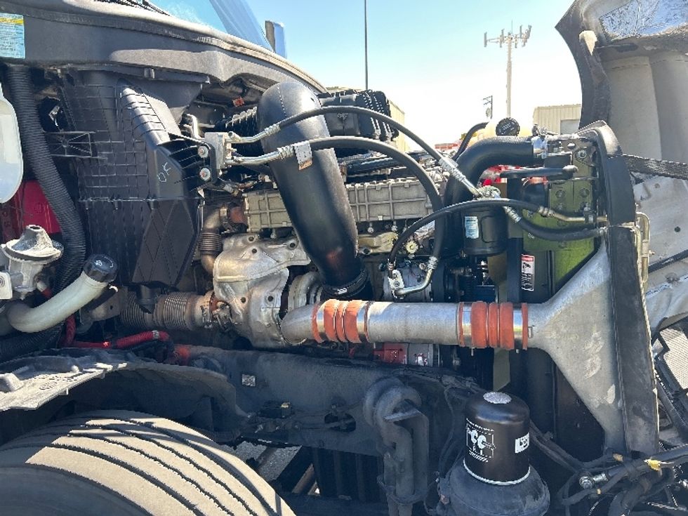 Day Cab Tractor-Heavy Duty Tractors-Freightliner-2019-T12664ST-Las Vegas-NV-334,111\n\t\tmiles-$ 48,000 - Image 15