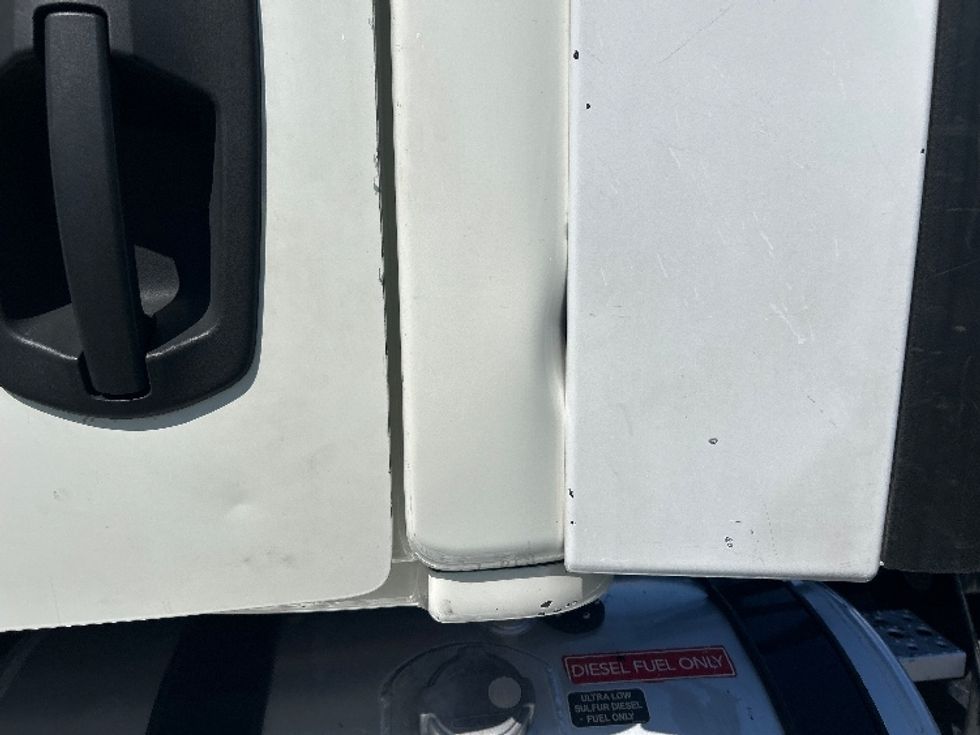 Day Cab Tractor-Heavy Duty Tractors-Freightliner-2019-T12664ST-Las Vegas-NV-334,111\n\t\tmiles-$ 48,000 - Image 18