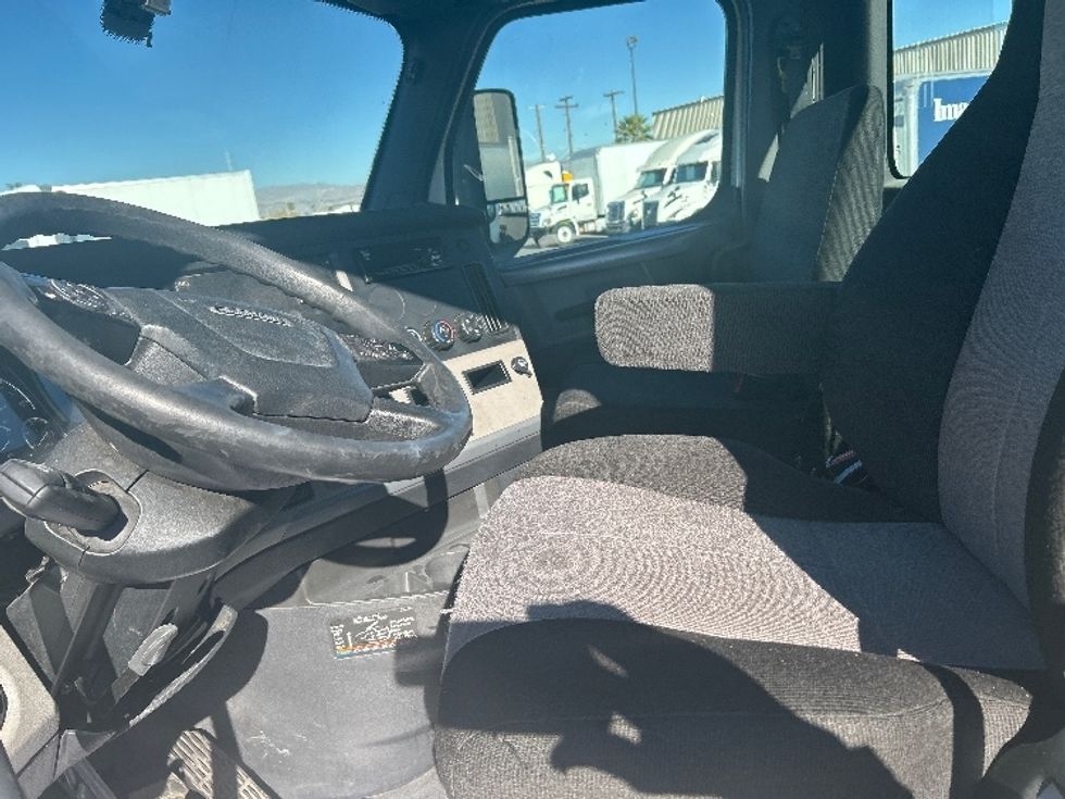 Day Cab Tractor-Heavy Duty Tractors-Freightliner-2019-T12664ST-Las Vegas-NV-695,525\n\t\tmiles-$ 26,250 - Image 10