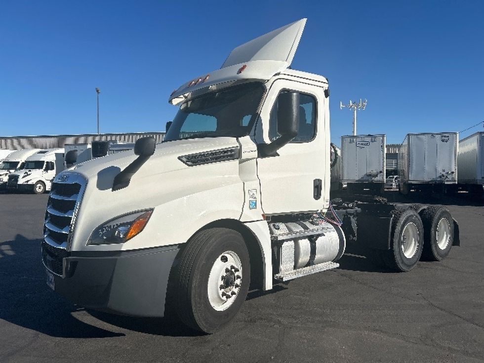 Day Cab Tractor-Heavy Duty Tractors-Freightliner-2019-T12664ST-Las Vegas-NV-695,525\n\t\tmiles-$ 26,250 - Image 3