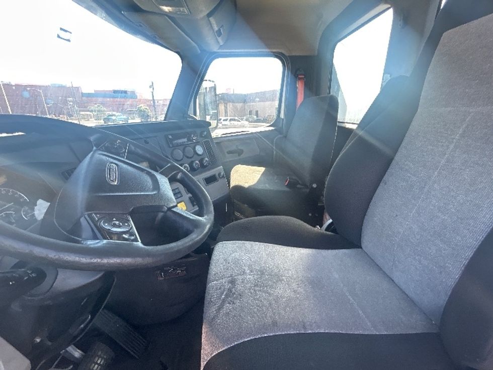 Day Cab Tractor-Heavy Duty Tractors-Freightliner-2019-T12664ST-Las Vegas-NV-881,765\n\t\tmiles-$ 24,250 - Image 10