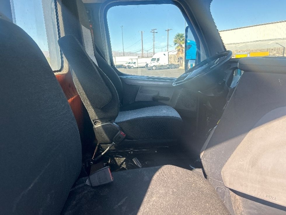 Day Cab Tractor-Heavy Duty Tractors-Freightliner-2019-T12664ST-Las Vegas-NV-881,765\n\t\tmiles-$ 24,250 - Image 14