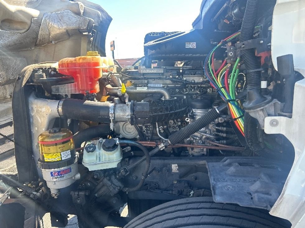 Day Cab Tractor-Heavy Duty Tractors-Freightliner-2019-T12664ST-Las Vegas-NV-881,765\n\t\tmiles-$ 24,250 - Image 16