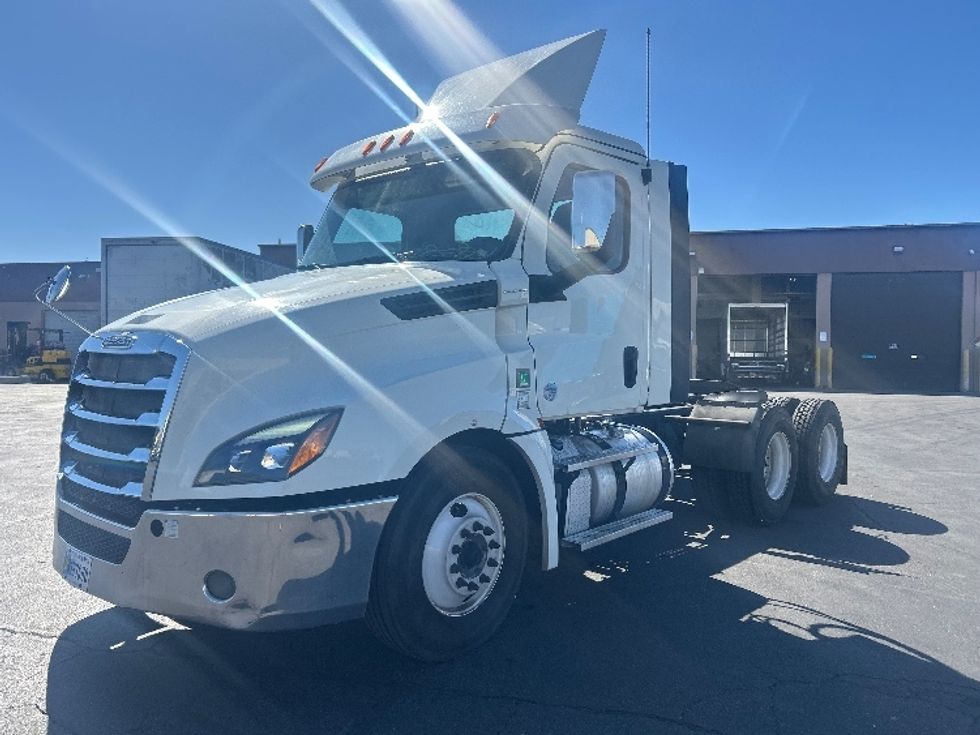 Day Cab Tractor-Heavy Duty Tractors-Freightliner-2019-T12664ST-Las Vegas-NV-881,765\n\t\tmiles-$ 24,250 - Image 3