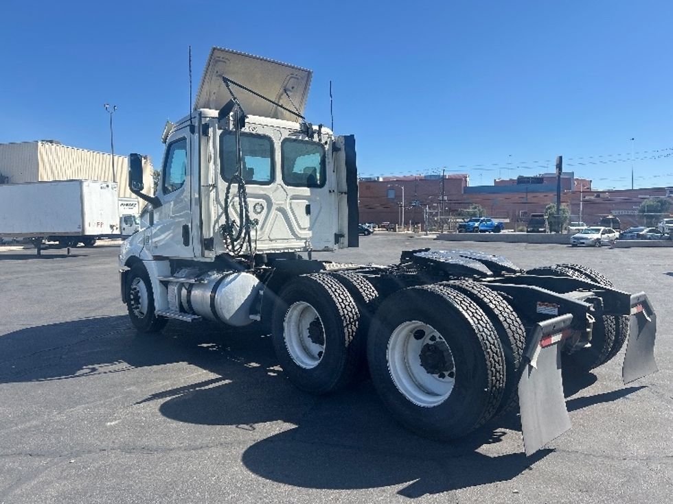 Day Cab Tractor-Heavy Duty Tractors-Freightliner-2019-T12664ST-Las Vegas-NV-881,765\n\t\tmiles-$ 24,250 - Image 5