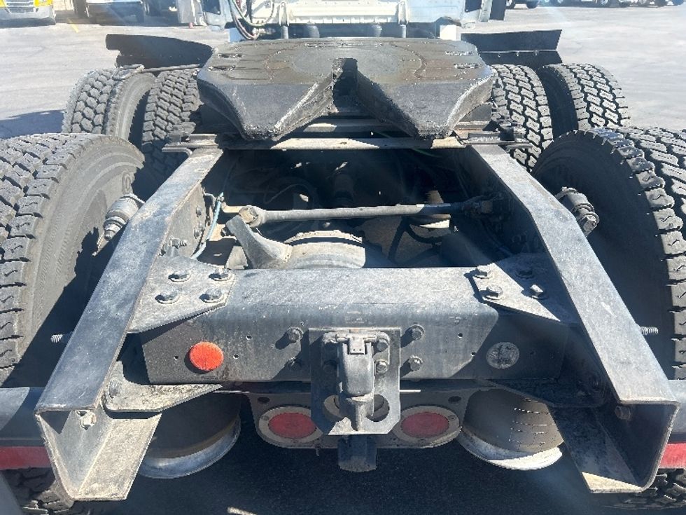 Day Cab Tractor-Heavy Duty Tractors-Freightliner-2019-T12664ST-Las Vegas-NV-881,765\n\t\tmiles-$ 24,250 - Image 6