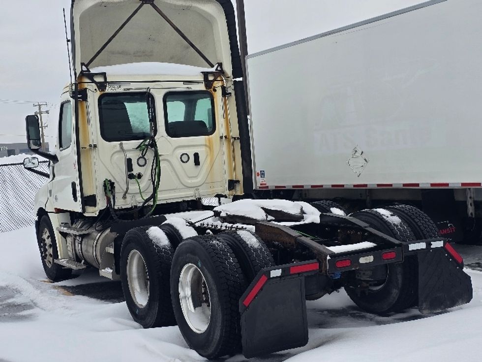 Day Cab Tractor-Heavy Duty Tractors-Freightliner-2019-T12664ST-Laval-PQ-562,359\n\t\tkm-$ 55,750 - Image 5