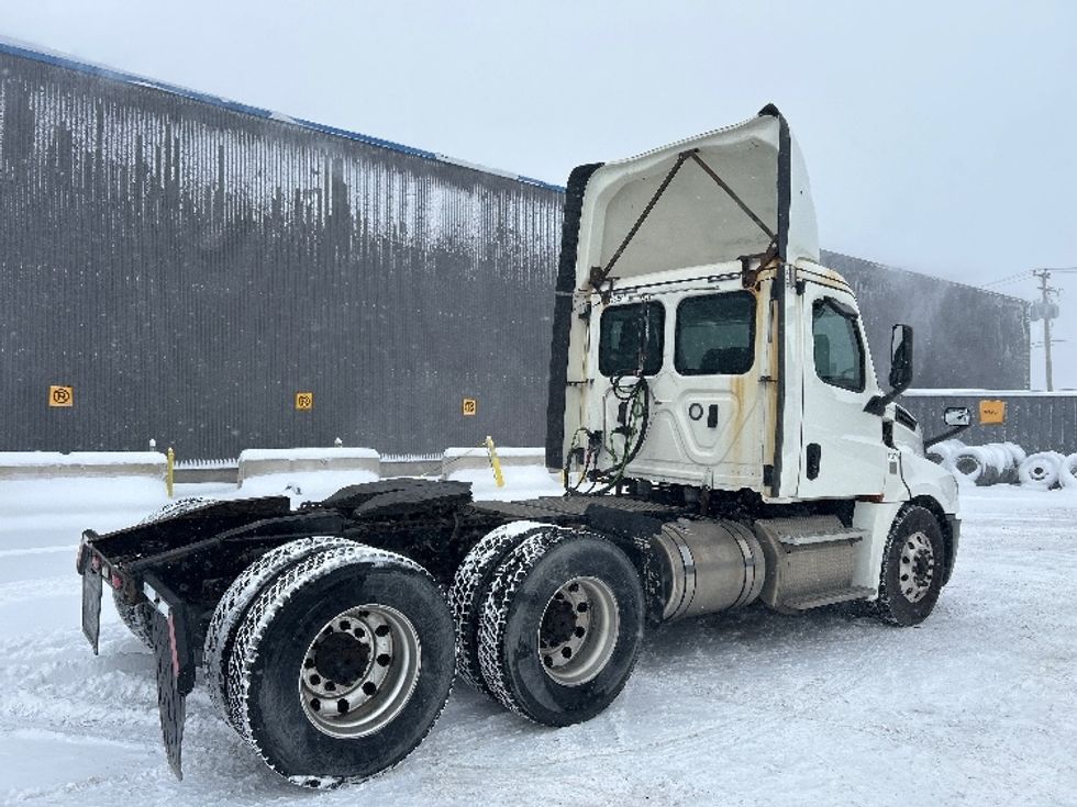 Day Cab Tractor-Heavy Duty Tractors-Freightliner-2019-T12664ST-Laval-PQ-562,359\n\t\tkm-$ 55,750 - Image 7